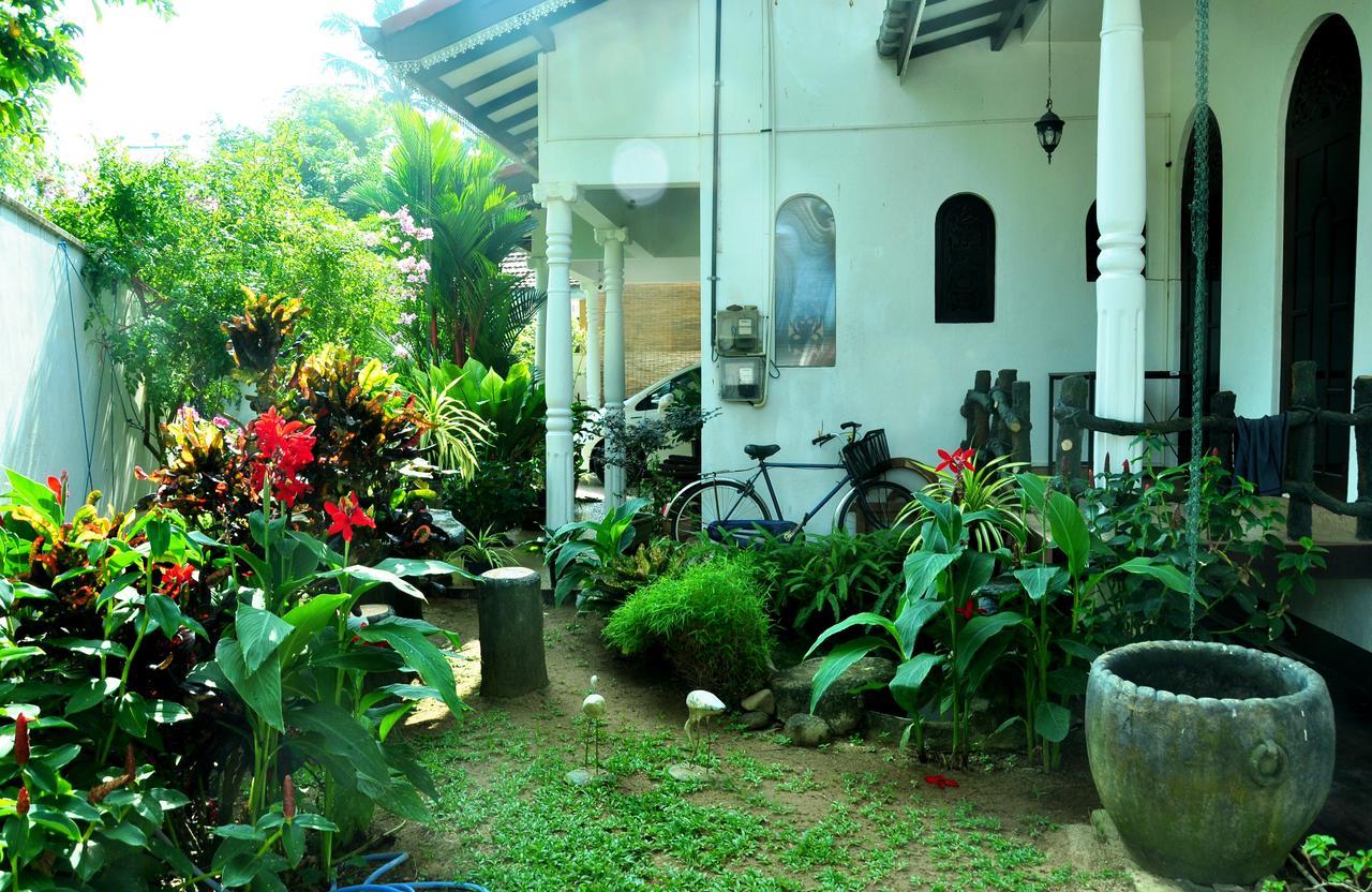 Angel Rest Hotel Mirissa Exterior foto